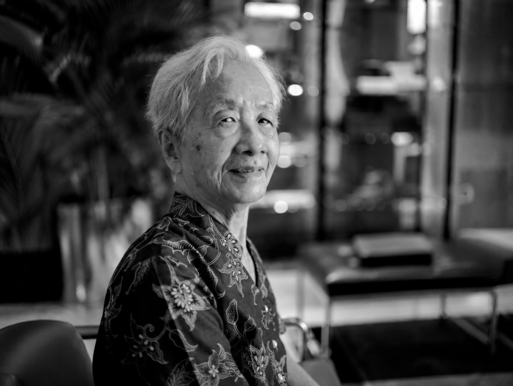 执一手温暖一生：家庭主妇曾惠贤