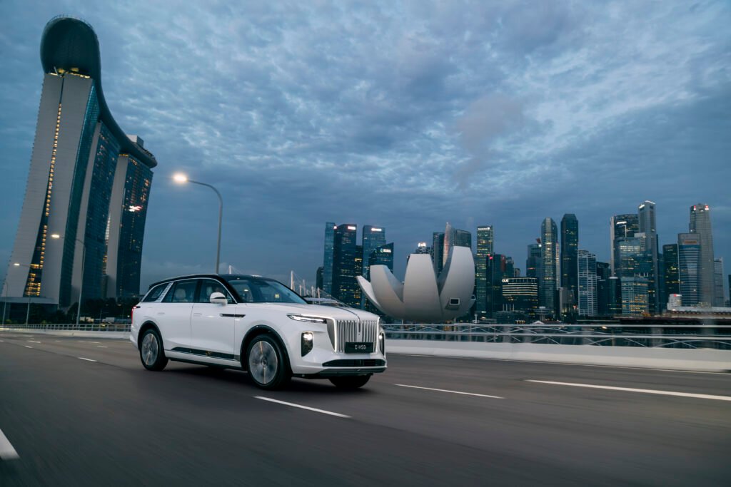 让路：红旗Hongqi E-HS9